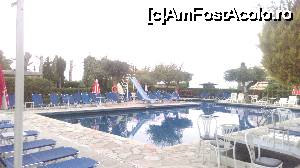 [P04] Piscina hotelului » foto by L2015
 - 
<span class="allrVoted glyphicon glyphicon-heart hidden" id="av695877"></span>
<a class="m-l-10 hidden" id="sv695877" onclick="voting_Foto_DelVot(,695877,18960)" role="button">șterge vot <span class="glyphicon glyphicon-remove"></span></a>
<a id="v9695877" class=" c-red"  onclick="voting_Foto_SetVot(695877)" role="button"><span class="glyphicon glyphicon-heart-empty"></span> <b>LIKE</b> = Votează poza</a> <img class="hidden"  id="f695877W9" src="/imagini/loader.gif" border="0" /><span class="AjErrMes hidden" id="e695877ErM"></span>