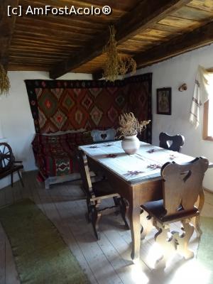 [P18] Interior tradițional - Muzeul arhitecturii populare din Gorj – Curtișoara.  » foto by tata123 🔱
 - 
<span class="allrVoted glyphicon glyphicon-heart hidden" id="av1132070"></span>
<a class="m-l-10 hidden" id="sv1132070" onclick="voting_Foto_DelVot(,1132070,19120)" role="button">șterge vot <span class="glyphicon glyphicon-remove"></span></a>
<a id="v91132070" class=" c-red"  onclick="voting_Foto_SetVot(1132070)" role="button"><span class="glyphicon glyphicon-heart-empty"></span> <b>LIKE</b> = Votează poza</a> <img class="hidden"  id="f1132070W9" src="/imagini/loader.gif" border="0" /><span class="AjErrMes hidden" id="e1132070ErM"></span>