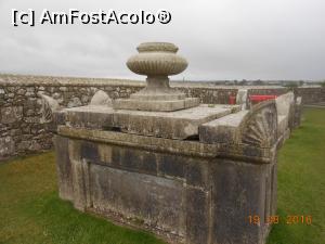 [P07] Rock of Cashel - Printre mormintele vechiului cimitir.  » foto by iulianic
 - 
<span class="allrVoted glyphicon glyphicon-heart hidden" id="av813924"></span>
<a class="m-l-10 hidden" id="sv813924" onclick="voting_Foto_DelVot(,813924,19173)" role="button">șterge vot <span class="glyphicon glyphicon-remove"></span></a>
<a id="v9813924" class=" c-red"  onclick="voting_Foto_SetVot(813924)" role="button"><span class="glyphicon glyphicon-heart-empty"></span> <b>LIKE</b> = Votează poza</a> <img class="hidden"  id="f813924W9" src="/imagini/loader.gif" border="0" /><span class="AjErrMes hidden" id="e813924ErM"></span>