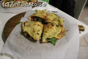 [P06] Ravenna, Pizzeria Dal Gladiatore, Puccia Armoniosa » foto by mprofeanu
 - 
<span class="allrVoted glyphicon glyphicon-heart hidden" id="av1344445"></span>
<a class="m-l-10 hidden" id="sv1344445" onclick="voting_Foto_DelVot(,1344445,19245)" role="button">șterge vot <span class="glyphicon glyphicon-remove"></span></a>
<a id="v91344445" class=" c-red"  onclick="voting_Foto_SetVot(1344445)" role="button"><span class="glyphicon glyphicon-heart-empty"></span> <b>LIKE</b> = Votează poza</a> <img class="hidden"  id="f1344445W9" src="/imagini/loader.gif" border="0" /><span class="AjErrMes hidden" id="e1344445ErM"></span>