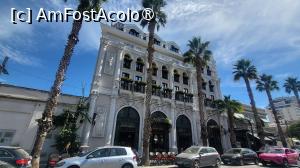 [P26] Una dintre cladirile care mi-a atras atentia este cea a hotelului Epidamn, eleganta, cu modele in care se simte influenta frantuzeasca. Am citit ca aceasta cladire a fost ambasada in perioada cand Durres era capitala Albaniei. » foto by geani anto
 - 
<span class="allrVoted glyphicon glyphicon-heart hidden" id="av1530841"></span>
<a class="m-l-10 hidden" id="sv1530841" onclick="voting_Foto_DelVot(,1530841,19306)" role="button">șterge vot <span class="glyphicon glyphicon-remove"></span></a>
<a id="v91530841" class=" c-red"  onclick="voting_Foto_SetVot(1530841)" role="button"><span class="glyphicon glyphicon-heart-empty"></span> <b>LIKE</b> = Votează poza</a> <img class="hidden"  id="f1530841W9" src="/imagini/loader.gif" border="0" /><span class="AjErrMes hidden" id="e1530841ErM"></span>