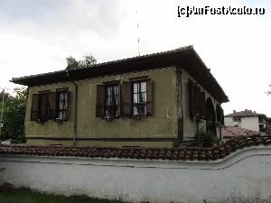 [P03] O casa interesanta in centrul Kaloferului » foto by Testosu'
 - 
<span class="allrVoted glyphicon glyphicon-heart hidden" id="av674537"></span>
<a class="m-l-10 hidden" id="sv674537" onclick="voting_Foto_DelVot(,674537,19408)" role="button">șterge vot <span class="glyphicon glyphicon-remove"></span></a>
<a id="v9674537" class=" c-red"  onclick="voting_Foto_SetVot(674537)" role="button"><span class="glyphicon glyphicon-heart-empty"></span> <b>LIKE</b> = Votează poza</a> <img class="hidden"  id="f674537W9" src="/imagini/loader.gif" border="0" /><span class="AjErrMes hidden" id="e674537ErM"></span>