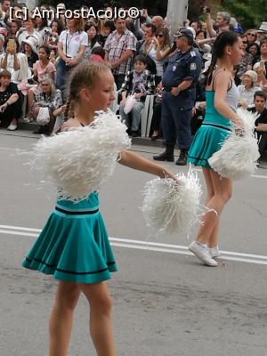 [P12] Parada de încheiere a Festivalului Trandafirilor, Kazanlâk » foto by crismis
 - 
<span class="allrVoted glyphicon glyphicon-heart hidden" id="av960272"></span>
<a class="m-l-10 hidden" id="sv960272" onclick="voting_Foto_DelVot(,960272,19408)" role="button">șterge vot <span class="glyphicon glyphicon-remove"></span></a>
<a id="v9960272" class=" c-red"  onclick="voting_Foto_SetVot(960272)" role="button"><span class="glyphicon glyphicon-heart-empty"></span> <b>LIKE</b> = Votează poza</a> <img class="hidden"  id="f960272W9" src="/imagini/loader.gif" border="0" /><span class="AjErrMes hidden" id="e960272ErM"></span>