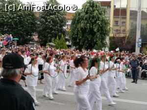 [P13] Parada de încheiere a Festivalului Trandafirilor, Kazanlâk » foto by crismis
 - 
<span class="allrVoted glyphicon glyphicon-heart hidden" id="av960273"></span>
<a class="m-l-10 hidden" id="sv960273" onclick="voting_Foto_DelVot(,960273,19408)" role="button">șterge vot <span class="glyphicon glyphicon-remove"></span></a>
<a id="v9960273" class=" c-red"  onclick="voting_Foto_SetVot(960273)" role="button"><span class="glyphicon glyphicon-heart-empty"></span> <b>LIKE</b> = Votează poza</a> <img class="hidden"  id="f960273W9" src="/imagini/loader.gif" border="0" /><span class="AjErrMes hidden" id="e960273ErM"></span>