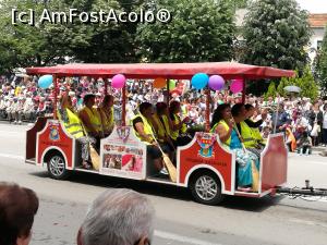 [P44] Parada de încheiere a Festivalului Trandafirilor, Kazanlâk » foto by crismis
 - 
<span class="allrVoted glyphicon glyphicon-heart hidden" id="av960304"></span>
<a class="m-l-10 hidden" id="sv960304" onclick="voting_Foto_DelVot(,960304,19408)" role="button">șterge vot <span class="glyphicon glyphicon-remove"></span></a>
<a id="v9960304" class=" c-red"  onclick="voting_Foto_SetVot(960304)" role="button"><span class="glyphicon glyphicon-heart-empty"></span> <b>LIKE</b> = Votează poza</a> <img class="hidden"  id="f960304W9" src="/imagini/loader.gif" border="0" /><span class="AjErrMes hidden" id="e960304ErM"></span>