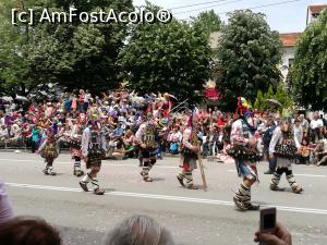 [P47] Parada de încheiere a Festivalului Trandafirilor, Kazanlâk » foto by crismis
 - 
<span class="allrVoted glyphicon glyphicon-heart hidden" id="av960307"></span>
<a class="m-l-10 hidden" id="sv960307" onclick="voting_Foto_DelVot(,960307,19408)" role="button">șterge vot <span class="glyphicon glyphicon-remove"></span></a>
<a id="v9960307" class=" c-red"  onclick="voting_Foto_SetVot(960307)" role="button"><span class="glyphicon glyphicon-heart-empty"></span> <b>LIKE</b> = Votează poza</a> <img class="hidden"  id="f960307W9" src="/imagini/loader.gif" border="0" /><span class="AjErrMes hidden" id="e960307ErM"></span>