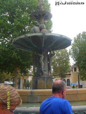 [P07] Granada inseamna Rodie. Acesta este monumentul simbol al orasului Granada.  » foto by viorica purdel
 - 
<span class="allrVoted glyphicon glyphicon-heart hidden" id="av684584"></span>
<a class="m-l-10 hidden" id="sv684584" onclick="voting_Foto_DelVot(,684584,19457)" role="button">șterge vot <span class="glyphicon glyphicon-remove"></span></a>
<a id="v9684584" class=" c-red"  onclick="voting_Foto_SetVot(684584)" role="button"><span class="glyphicon glyphicon-heart-empty"></span> <b>LIKE</b> = Votează poza</a> <img class="hidden"  id="f684584W9" src="/imagini/loader.gif" border="0" /><span class="AjErrMes hidden" id="e684584ErM"></span>