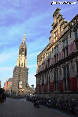 [P13] Delft - spre Piața Mare, din colțul Primăriei, cu vedere la Nieuwe Kirk (cu turnul în restaurare)  » foto by makuy*
 - 
<span class="allrVoted glyphicon glyphicon-heart hidden" id="av611655"></span>
<a class="m-l-10 hidden" id="sv611655" onclick="voting_Foto_DelVot(,611655,19678)" role="button">șterge vot <span class="glyphicon glyphicon-remove"></span></a>
<a id="v9611655" class=" c-red"  onclick="voting_Foto_SetVot(611655)" role="button"><span class="glyphicon glyphicon-heart-empty"></span> <b>LIKE</b> = Votează poza</a> <img class="hidden"  id="f611655W9" src="/imagini/loader.gif" border="0" /><span class="AjErrMes hidden" id="e611655ErM"></span>