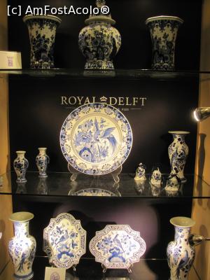 [P28] Ceramica de Delft prezentata la expozitia fabricii » foto by Radu Tudoran
 - 
<span class="allrVoted glyphicon glyphicon-heart hidden" id="av728712"></span>
<a class="m-l-10 hidden" id="sv728712" onclick="voting_Foto_DelVot(,728712,19678)" role="button">șterge vot <span class="glyphicon glyphicon-remove"></span></a>
<a id="v9728712" class=" c-red"  onclick="voting_Foto_SetVot(728712)" role="button"><span class="glyphicon glyphicon-heart-empty"></span> <b>LIKE</b> = Votează poza</a> <img class="hidden"  id="f728712W9" src="/imagini/loader.gif" border="0" /><span class="AjErrMes hidden" id="e728712ErM"></span>