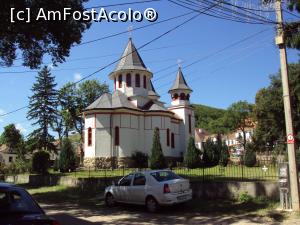 [P18] Piața centrală a satului, cu biserica ortodoxă.  » foto by Carmen Ion
 - 
<span class="allrVoted glyphicon glyphicon-heart hidden" id="av873906"></span>
<a class="m-l-10 hidden" id="sv873906" onclick="voting_Foto_DelVot(,873906,19767)" role="button">șterge vot <span class="glyphicon glyphicon-remove"></span></a>
<a id="v9873906" class=" c-red"  onclick="voting_Foto_SetVot(873906)" role="button"><span class="glyphicon glyphicon-heart-empty"></span> <b>LIKE</b> = Votează poza</a> <img class="hidden"  id="f873906W9" src="/imagini/loader.gif" border="0" /><span class="AjErrMes hidden" id="e873906ErM"></span>