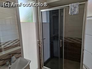 [P18] Ohrid, Apartamentul Naumovski cu terasă, Baia cu de-ale ei, în dreapta cabina de duș » foto by mprofeanu
 - 
<span class="allrVoted glyphicon glyphicon-heart hidden" id="av1538515"></span>
<a class="m-l-10 hidden" id="sv1538515" onclick="voting_Foto_DelVot(,1538515,19791)" role="button">șterge vot <span class="glyphicon glyphicon-remove"></span></a>
<a id="v91538515" class=" c-red"  onclick="voting_Foto_SetVot(1538515)" role="button"><span class="glyphicon glyphicon-heart-empty"></span> <b>LIKE</b> = Votează poza</a> <img class="hidden"  id="f1538515W9" src="/imagini/loader.gif" border="0" /><span class="AjErrMes hidden" id="e1538515ErM"></span>