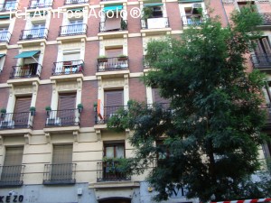 [P01] Hostal Art Madrid, un panou discret, te invita sa intri in bloc, la etajul 2 » foto by mireille
 - 
<span class="allrVoted glyphicon glyphicon-heart hidden" id="av705905"></span>
<a class="m-l-10 hidden" id="sv705905" onclick="voting_Foto_DelVot(,705905,19832)" role="button">șterge vot <span class="glyphicon glyphicon-remove"></span></a>
<a id="v9705905" class=" c-red"  onclick="voting_Foto_SetVot(705905)" role="button"><span class="glyphicon glyphicon-heart-empty"></span> <b>LIKE</b> = Votează poza</a> <img class="hidden"  id="f705905W9" src="/imagini/loader.gif" border="0" /><span class="AjErrMes hidden" id="e705905ErM"></span>