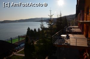 [P04] Poza de pe terasa restaurantului. In dreapta prima, terasa de la vila 3... Mai sunt doua vile in continuarea acesteia insa aici s-a intamplat totul...  » foto by iulian68
 - 
<span class="allrVoted glyphicon glyphicon-heart hidden" id="av724385"></span>
<a class="m-l-10 hidden" id="sv724385" onclick="voting_Foto_DelVot(,724385,19864)" role="button">șterge vot <span class="glyphicon glyphicon-remove"></span></a>
<a id="v9724385" class=" c-red"  onclick="voting_Foto_SetVot(724385)" role="button"><span class="glyphicon glyphicon-heart-empty"></span> <b>LIKE</b> = Votează poza</a> <img class="hidden"  id="f724385W9" src="/imagini/loader.gif" border="0" /><span class="AjErrMes hidden" id="e724385ErM"></span>
