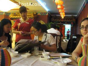 [P01] prima data intr-un restaurant chinezesc in Beijing » foto by mishu
 - 
<span class="allrVoted glyphicon glyphicon-heart hidden" id="av708477"></span>
<a class="m-l-10 hidden" id="sv708477" onclick="voting_Foto_DelVot(,708477,19885)" role="button">șterge vot <span class="glyphicon glyphicon-remove"></span></a>
<a id="v9708477" class=" c-red"  onclick="voting_Foto_SetVot(708477)" role="button"><span class="glyphicon glyphicon-heart-empty"></span> <b>LIKE</b> = Votează poza</a> <img class="hidden"  id="f708477W9" src="/imagini/loader.gif" border="0" /><span class="AjErrMes hidden" id="e708477ErM"></span>
