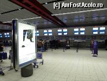 [P34] Aeroportul Luton - deskurile de Check In. » foto by TraianS
 - 
<span class="allrVoted glyphicon glyphicon-heart hidden" id="av308259"></span>
<a class="m-l-10 hidden" id="sv308259" onclick="voting_Foto_DelVot(,308259,19896)" role="button">șterge vot <span class="glyphicon glyphicon-remove"></span></a>
<a id="v9308259" class=" c-red"  onclick="voting_Foto_SetVot(308259)" role="button"><span class="glyphicon glyphicon-heart-empty"></span> <b>LIKE</b> = Votează poza</a> <img class="hidden"  id="f308259W9" src="/imagini/loader.gif" border="0" /><span class="AjErrMes hidden" id="e308259ErM"></span>