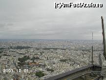 [P09] Vedere spre nord de pe terasa turnului Montparnasse. Pe linia orizontală verde, la dreapta se vede Louvre-ul, iar în mijloc Jardin des Tuileries, în faţa căreia, pe malul stâng al senei, se zăreşte Musée d'Orsay. » foto by Costi
 - 
<span class="allrVoted glyphicon glyphicon-heart hidden" id="av30445"></span>
<a class="m-l-10 hidden" id="sv30445" onclick="voting_Foto_DelVot(,30445,19912)" role="button">șterge vot <span class="glyphicon glyphicon-remove"></span></a>
<a id="v930445" class=" c-red"  onclick="voting_Foto_SetVot(30445)" role="button"><span class="glyphicon glyphicon-heart-empty"></span> <b>LIKE</b> = Votează poza</a> <img class="hidden"  id="f30445W9" src="/imagini/loader.gif" border="0" /><span class="AjErrMes hidden" id="e30445ErM"></span>