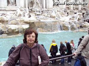 [P02] Am reuşit să mă înghesui şi eu la Fontana din Trevi.  » foto by Carmen Ion
 - 
<span class="allrVoted glyphicon glyphicon-heart hidden" id="av698955"></span>
<a class="m-l-10 hidden" id="sv698955" onclick="voting_Foto_DelVot(,698955,20021)" role="button">șterge vot <span class="glyphicon glyphicon-remove"></span></a>
<a id="v9698955" class=" c-red"  onclick="voting_Foto_SetVot(698955)" role="button"><span class="glyphicon glyphicon-heart-empty"></span> <b>LIKE</b> = Votează poza</a> <img class="hidden"  id="f698955W9" src="/imagini/loader.gif" border="0" /><span class="AjErrMes hidden" id="e698955ErM"></span>