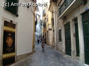 [P35] Alfama... nu e foarte populata de turisti in septembrie » foto by mireille
 - 
<span class="allrVoted glyphicon glyphicon-heart hidden" id="av825712"></span>
<a class="m-l-10 hidden" id="sv825712" onclick="voting_Foto_DelVot(,825712,20046)" role="button">șterge vot <span class="glyphicon glyphicon-remove"></span></a>
<a id="v9825712" class=" c-red"  onclick="voting_Foto_SetVot(825712)" role="button"><span class="glyphicon glyphicon-heart-empty"></span> <b>LIKE</b> = Votează poza</a> <img class="hidden"  id="f825712W9" src="/imagini/loader.gif" border="0" /><span class="AjErrMes hidden" id="e825712ErM"></span>