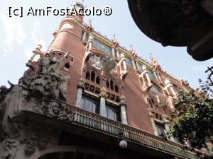 [P26] Grupul sculptural de pe colțul Palau Musica Catalana.  » foto by maryka
 - 
<span class="allrVoted glyphicon glyphicon-heart hidden" id="av1116029"></span>
<a class="m-l-10 hidden" id="sv1116029" onclick="voting_Foto_DelVot(,1116029,20055)" role="button">șterge vot <span class="glyphicon glyphicon-remove"></span></a>
<a id="v91116029" class=" c-red"  onclick="voting_Foto_SetVot(1116029)" role="button"><span class="glyphicon glyphicon-heart-empty"></span> <b>LIKE</b> = Votează poza</a> <img class="hidden"  id="f1116029W9" src="/imagini/loader.gif" border="0" /><span class="AjErrMes hidden" id="e1116029ErM"></span>