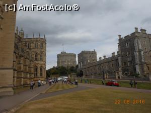 [P12] Windsor Castle - Vedere din curtea interioară.  » foto by iulianic
 - 
<span class="allrVoted glyphicon glyphicon-heart hidden" id="av811672"></span>
<a class="m-l-10 hidden" id="sv811672" onclick="voting_Foto_DelVot(,811672,20161)" role="button">șterge vot <span class="glyphicon glyphicon-remove"></span></a>
<a id="v9811672" class=" c-red"  onclick="voting_Foto_SetVot(811672)" role="button"><span class="glyphicon glyphicon-heart-empty"></span> <b>LIKE</b> = Votează poza</a> <img class="hidden"  id="f811672W9" src="/imagini/loader.gif" border="0" /><span class="AjErrMes hidden" id="e811672ErM"></span>