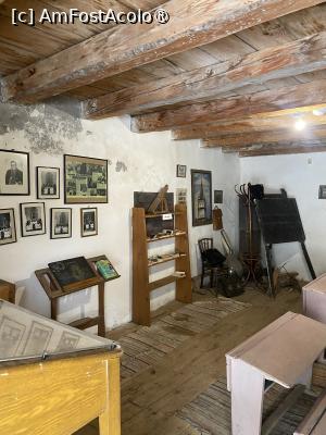 [P10] Biserica Evanghelica Fortificata Harman. Sala de clasa. » foto by Floria
 - 
<span class="allrVoted glyphicon glyphicon-heart hidden" id="av1487596"></span>
<a class="m-l-10 hidden" id="sv1487596" onclick="voting_Foto_DelVot(,1487596,20177)" role="button">șterge vot <span class="glyphicon glyphicon-remove"></span></a>
<a id="v91487596" class=" c-red"  onclick="voting_Foto_SetVot(1487596)" role="button"><span class="glyphicon glyphicon-heart-empty"></span> <b>LIKE</b> = Votează poza</a> <img class="hidden"  id="f1487596W9" src="/imagini/loader.gif" border="0" /><span class="AjErrMes hidden" id="e1487596ErM"></span>