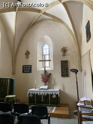 [P26] Biserica Evanghelica Fortificata Harman, Capela bisericii. » foto by Floria
 - 
<span class="allrVoted glyphicon glyphicon-heart hidden" id="av1487612"></span>
<a class="m-l-10 hidden" id="sv1487612" onclick="voting_Foto_DelVot(,1487612,20177)" role="button">șterge vot <span class="glyphicon glyphicon-remove"></span></a>
<a id="v91487612" class=" c-red"  onclick="voting_Foto_SetVot(1487612)" role="button"><span class="glyphicon glyphicon-heart-empty"></span> <b>LIKE</b> = Votează poza</a> <img class="hidden"  id="f1487612W9" src="/imagini/loader.gif" border="0" /><span class="AjErrMes hidden" id="e1487612ErM"></span>