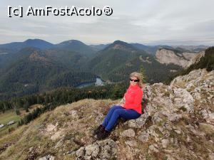 [P01] Circuit Vârful Piatra Ghilcoș (1376 metri) din Lacul Roșu -Traseul turistic “Belvedere Ghilcoș” 
În spate, Stanca alba la 90° este Vf. Suhardul Mic » foto by Dana2008
 - 
<span class="allrVoted glyphicon glyphicon-heart hidden" id="av1202967"></span>
<a class="m-l-10 hidden" id="sv1202967" onclick="voting_Foto_DelVot(,1202967,20181)" role="button">șterge vot <span class="glyphicon glyphicon-remove"></span></a>
<a id="v91202967" class=" c-red"  onclick="voting_Foto_SetVot(1202967)" role="button"><span class="glyphicon glyphicon-heart-empty"></span> <b>LIKE</b> = Votează poza</a> <img class="hidden"  id="f1202967W9" src="/imagini/loader.gif" border="0" /><span class="AjErrMes hidden" id="e1202967ErM"></span>