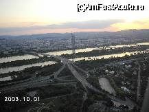 [P22] Vedere spre vest, din Donauturm. Peste Dunăre trece Brigittenauer Brücke, iar la dreapta lui, Millennium Tower (202 m, 51 etaje, construit în 1999). » foto by Costi
 - 
<span class="allrVoted glyphicon glyphicon-heart hidden" id="av27999"></span>
<a class="m-l-10 hidden" id="sv27999" onclick="voting_Foto_DelVot(,27999,20236)" role="button">șterge vot <span class="glyphicon glyphicon-remove"></span></a>
<a id="v927999" class=" c-red"  onclick="voting_Foto_SetVot(27999)" role="button"><span class="glyphicon glyphicon-heart-empty"></span> <b>LIKE</b> = Votează poza</a> <img class="hidden"  id="f27999W9" src="/imagini/loader.gif" border="0" /><span class="AjErrMes hidden" id="e27999ErM"></span>