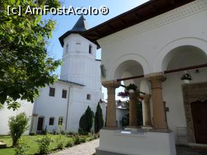 [P04] În stânga se poate observa turnul-clopotniţă.  » foto by Safta Radu
 - 
<span class="allrVoted glyphicon glyphicon-heart hidden" id="av738680"></span>
<a class="m-l-10 hidden" id="sv738680" onclick="voting_Foto_DelVot(,738680,20289)" role="button">șterge vot <span class="glyphicon glyphicon-remove"></span></a>
<a id="v9738680" class=" c-red"  onclick="voting_Foto_SetVot(738680)" role="button"><span class="glyphicon glyphicon-heart-empty"></span> <b>LIKE</b> = Votează poza</a> <img class="hidden"  id="f738680W9" src="/imagini/loader.gif" border="0" /><span class="AjErrMes hidden" id="e738680ErM"></span>