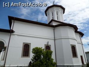 [P06] Biserica mare, văzută din lateral.  » foto by Safta Radu
 - 
<span class="allrVoted glyphicon glyphicon-heart hidden" id="av738682"></span>
<a class="m-l-10 hidden" id="sv738682" onclick="voting_Foto_DelVot(,738682,20289)" role="button">șterge vot <span class="glyphicon glyphicon-remove"></span></a>
<a id="v9738682" class=" c-red"  onclick="voting_Foto_SetVot(738682)" role="button"><span class="glyphicon glyphicon-heart-empty"></span> <b>LIKE</b> = Votează poza</a> <img class="hidden"  id="f738682W9" src="/imagini/loader.gif" border="0" /><span class="AjErrMes hidden" id="e738682ErM"></span>