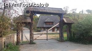 P01 [SEP-2016] Poarta de acces în Muzeul Satului Maramureșean