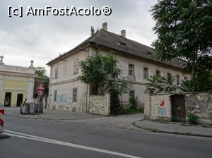 [P81] Petrovaradin, Cetatea de jos: clădire de pe strada Beogradska » foto by mariana.olaru
 - 
<span class="allrVoted glyphicon glyphicon-heart hidden" id="av878496"></span>
<a class="m-l-10 hidden" id="sv878496" onclick="voting_Foto_DelVot(,878496,20351)" role="button">șterge vot <span class="glyphicon glyphicon-remove"></span></a>
<a id="v9878496" class=" c-red"  onclick="voting_Foto_SetVot(878496)" role="button"><span class="glyphicon glyphicon-heart-empty"></span> <b>LIKE</b> = Votează poza</a> <img class="hidden"  id="f878496W9" src="/imagini/loader.gif" border="0" /><span class="AjErrMes hidden" id="e878496ErM"></span>