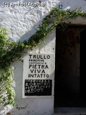 [P16] Trullo Primitivo. Dedesubt, simbolurile desenate pe acoperișuri.  » foto by Rodel
 - 
<span class="allrVoted glyphicon glyphicon-heart hidden" id="av918614"></span>
<a class="m-l-10 hidden" id="sv918614" onclick="voting_Foto_DelVot(,918614,20469)" role="button">șterge vot <span class="glyphicon glyphicon-remove"></span></a>
<a id="v9918614" class=" c-red"  onclick="voting_Foto_SetVot(918614)" role="button"><span class="glyphicon glyphicon-heart-empty"></span> <b>LIKE</b> = Votează poza</a> <img class="hidden"  id="f918614W9" src="/imagini/loader.gif" border="0" /><span class="AjErrMes hidden" id="e918614ErM"></span>