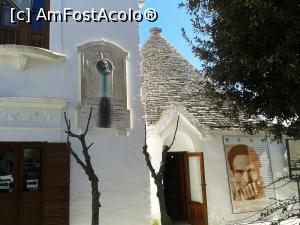 [P13] Intrarea la Muzeul Teritoriului din Alberobello, zona Aia Picolla.  » foto by Aurici
 - 
<span class="allrVoted glyphicon glyphicon-heart hidden" id="av742591"></span>
<a class="m-l-10 hidden" id="sv742591" onclick="voting_Foto_DelVot(,742591,20469)" role="button">șterge vot <span class="glyphicon glyphicon-remove"></span></a>
<a id="v9742591" class=" c-red"  onclick="voting_Foto_SetVot(742591)" role="button"><span class="glyphicon glyphicon-heart-empty"></span> <b>LIKE</b> = Votează poza</a> <img class="hidden"  id="f742591W9" src="/imagini/loader.gif" border="0" /><span class="AjErrMes hidden" id="e742591ErM"></span>