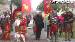 [P07] Festivalul Roman Apulum 2015 - Parada armatei romane și a războinicilor barbari. Salutul legionarilor : AVE!  » foto by bogumil
 - 
<span class="allrVoted glyphicon glyphicon-heart hidden" id="av613582"></span>
<a class="m-l-10 hidden" id="sv613582" onclick="voting_Foto_DelVot(,613582,20510)" role="button">șterge vot <span class="glyphicon glyphicon-remove"></span></a>
<a id="v9613582" class=" c-red"  onclick="voting_Foto_SetVot(613582)" role="button"><span class="glyphicon glyphicon-heart-empty"></span> <b>LIKE</b> = Votează poza</a> <img class="hidden"  id="f613582W9" src="/imagini/loader.gif" border="0" /><span class="AjErrMes hidden" id="e613582ErM"></span>