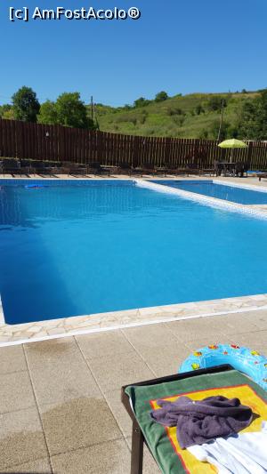 [P05] Piscina vedere de ansamblu » foto by floru
 - 
<span class="allrVoted glyphicon glyphicon-heart hidden" id="av762083"></span>
<a class="m-l-10 hidden" id="sv762083" onclick="voting_Foto_DelVot(,762083,20552)" role="button">șterge vot <span class="glyphicon glyphicon-remove"></span></a>
<a id="v9762083" class=" c-red"  onclick="voting_Foto_SetVot(762083)" role="button"><span class="glyphicon glyphicon-heart-empty"></span> <b>LIKE</b> = Votează poza</a> <img class="hidden"  id="f762083W9" src="/imagini/loader.gif" border="0" /><span class="AjErrMes hidden" id="e762083ErM"></span>