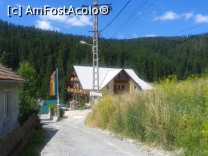 [P02] Un drum paralel cu șoseaua principală de intrare în statiunea Borsec, venind dinspre orașul Borsec. Localizarea asigură senzația de izolare de trafic, dar e foarte aproape de centru.  » foto by izabiza
 - 
<span class="allrVoted glyphicon glyphicon-heart hidden" id="av765972"></span>
<a class="m-l-10 hidden" id="sv765972" onclick="voting_Foto_DelVot(,765972,20602)" role="button">șterge vot <span class="glyphicon glyphicon-remove"></span></a>
<a id="v9765972" class=" c-red"  onclick="voting_Foto_SetVot(765972)" role="button"><span class="glyphicon glyphicon-heart-empty"></span> <b>LIKE</b> = Votează poza</a> <img class="hidden"  id="f765972W9" src="/imagini/loader.gif" border="0" /><span class="AjErrMes hidden" id="e765972ErM"></span>