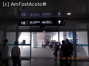 [P12] Shenzhen, Aeroportul Internațional Bao'an, Ieșirea 16 spre autobuz, imediat în dreapta sala și oficiul de bilete pentru Hong Kong » foto by mprofeanu
 - 
<span class="allrVoted glyphicon glyphicon-heart hidden" id="av766668"></span>
<a class="m-l-10 hidden" id="sv766668" onclick="voting_Foto_DelVot(,766668,20626)" role="button">șterge vot <span class="glyphicon glyphicon-remove"></span></a>
<a id="v9766668" class=" c-red"  onclick="voting_Foto_SetVot(766668)" role="button"><span class="glyphicon glyphicon-heart-empty"></span> <b>LIKE</b> = Votează poza</a> <img class="hidden"  id="f766668W9" src="/imagini/loader.gif" border="0" /><span class="AjErrMes hidden" id="e766668ErM"></span>