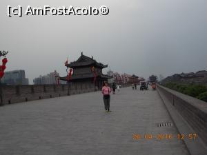 [P90] Xi’an, Zidurile Orașului, am fost și eu acolo tot în șlapi » foto by mprofeanu
 - 
<span class="allrVoted glyphicon glyphicon-heart hidden" id="av776471"></span>
<a class="m-l-10 hidden" id="sv776471" onclick="voting_Foto_DelVot(,776471,20766)" role="button">șterge vot <span class="glyphicon glyphicon-remove"></span></a>
<a id="v9776471" class=" c-red"  onclick="voting_Foto_SetVot(776471)" role="button"><span class="glyphicon glyphicon-heart-empty"></span> <b>LIKE</b> = Votează poza</a> <img class="hidden"  id="f776471W9" src="/imagini/loader.gif" border="0" /><span class="AjErrMes hidden" id="e776471ErM"></span>