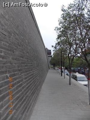 [P92] Xi’an, Zidurile Orașului vazute din Orașul Interior » foto by mprofeanu
 - 
<span class="allrVoted glyphicon glyphicon-heart hidden" id="av776477"></span>
<a class="m-l-10 hidden" id="sv776477" onclick="voting_Foto_DelVot(,776477,20766)" role="button">șterge vot <span class="glyphicon glyphicon-remove"></span></a>
<a id="v9776477" class=" c-red"  onclick="voting_Foto_SetVot(776477)" role="button"><span class="glyphicon glyphicon-heart-empty"></span> <b>LIKE</b> = Votează poza</a> <img class="hidden"  id="f776477W9" src="/imagini/loader.gif" border="0" /><span class="AjErrMes hidden" id="e776477ErM"></span>