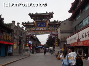 [P95] Xi'an, Shuyuanmen, Strada Culturii Vechi, Pailou pictată la intrare » foto by mprofeanu
 - 
<span class="allrVoted glyphicon glyphicon-heart hidden" id="av776485"></span>
<a class="m-l-10 hidden" id="sv776485" onclick="voting_Foto_DelVot(,776485,20766)" role="button">șterge vot <span class="glyphicon glyphicon-remove"></span></a>
<a id="v9776485" class=" c-red"  onclick="voting_Foto_SetVot(776485)" role="button"><span class="glyphicon glyphicon-heart-empty"></span> <b>LIKE</b> = Votează poza</a> <img class="hidden"  id="f776485W9" src="/imagini/loader.gif" border="0" /><span class="AjErrMes hidden" id="e776485ErM"></span>