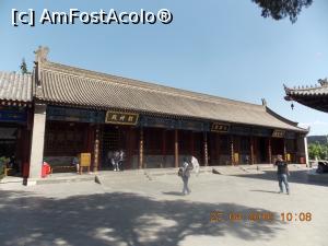 [P51] Xi'an, Templul Da'cien, se văd cele trei săli cuprinse într-o singură clădire pe partea dreaptă a curții » foto by mprofeanu
 - 
<span class="allrVoted glyphicon glyphicon-heart hidden" id="av782896"></span>
<a class="m-l-10 hidden" id="sv782896" onclick="voting_Foto_DelVot(,782896,20766)" role="button">șterge vot <span class="glyphicon glyphicon-remove"></span></a>
<a id="v9782896" class=" c-red"  onclick="voting_Foto_SetVot(782896)" role="button"><span class="glyphicon glyphicon-heart-empty"></span> <b>LIKE</b> = Votează poza</a> <img class="hidden"  id="f782896W9" src="/imagini/loader.gif" border="0" /><span class="AjErrMes hidden" id="e782896ErM"></span>