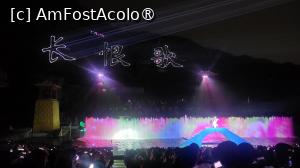 [P05] Combinand arta cu tehnologia moderna, folosindu-se de muntii, izvoarele termale Huaqing si istoria autentica pentru a recrea splendoarea dinastie Tang, ofera un spectacol cultural de talie mondiala. A fost recunoscut de catre Ministerul Culturii si Turismului din China ca fiind unul dintre ,,Top 10 spectacole nationale”, atingand un echilibru armonios intre beneficiile economice si cele sociale. » foto by geani anto
 - 
<span class="allrVoted glyphicon glyphicon-heart hidden" id="av1498178"></span>
<a class="m-l-10 hidden" id="sv1498178" onclick="voting_Foto_DelVot(,1498178,20766)" role="button">șterge vot <span class="glyphicon glyphicon-remove"></span></a>
<a id="v91498178" class=" c-red"  onclick="voting_Foto_SetVot(1498178)" role="button"><span class="glyphicon glyphicon-heart-empty"></span> <b>LIKE</b> = Votează poza</a> <img class="hidden"  id="f1498178W9" src="/imagini/loader.gif" border="0" /><span class="AjErrMes hidden" id="e1498178ErM"></span>