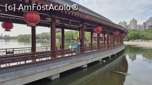 [P14] Unul dintre cele mai romantice locuri este insa Coridorul Lung Caixia, care a devenit la fel de renumit ca Turnul Ziyun atunci cand imparatul Wenzong al Dinastiei Tang a renovat Gradina Furong. Acesta se intinde pe o lungime de 270 de metri si serveste drept ,,coridor cultural', care reflecta diverse aspecte ale vietii femeilor in Dinastia Tang. » foto by geani anto
 - 
<span class="allrVoted glyphicon glyphicon-heart hidden" id="av1505530"></span>
<a class="m-l-10 hidden" id="sv1505530" onclick="voting_Foto_DelVot(,1505530,20766)" role="button">șterge vot <span class="glyphicon glyphicon-remove"></span></a>
<a id="v91505530" class=" c-red"  onclick="voting_Foto_SetVot(1505530)" role="button"><span class="glyphicon glyphicon-heart-empty"></span> <b>LIKE</b> = Votează poza</a> <img class="hidden"  id="f1505530W9" src="/imagini/loader.gif" border="0" /><span class="AjErrMes hidden" id="e1505530ErM"></span>