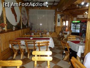 [P03] Sala restaurantului.  » foto by Safta Radu
 - 
<span class="allrVoted glyphicon glyphicon-heart hidden" id="av890096"></span>
<a class="m-l-10 hidden" id="sv890096" onclick="voting_Foto_DelVot(,890096,20811)" role="button">șterge vot <span class="glyphicon glyphicon-remove"></span></a>
<a id="v9890096" class=" c-red"  onclick="voting_Foto_SetVot(890096)" role="button"><span class="glyphicon glyphicon-heart-empty"></span> <b>LIKE</b> = Votează poza</a> <img class="hidden"  id="f890096W9" src="/imagini/loader.gif" border="0" /><span class="AjErrMes hidden" id="e890096ErM"></span>