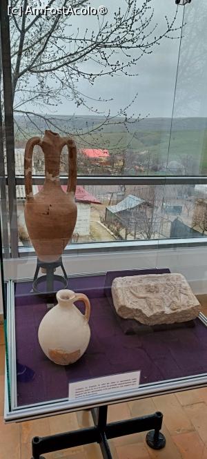 [P10] Amforă de vin și ulcior din perioada romană. » foto by tata123 🔱
 - 
<span class="allrVoted glyphicon glyphicon-heart hidden" id="av1522977"></span>
<a class="m-l-10 hidden" id="sv1522977" onclick="voting_Foto_DelVot(,1522977,20825)" role="button">șterge vot <span class="glyphicon glyphicon-remove"></span></a>
<a id="v91522977" class=" c-red"  onclick="voting_Foto_SetVot(1522977)" role="button"><span class="glyphicon glyphicon-heart-empty"></span> <b>LIKE</b> = Votează poza</a> <img class="hidden"  id="f1522977W9" src="/imagini/loader.gif" border="0" /><span class="AjErrMes hidden" id="e1522977ErM"></span>