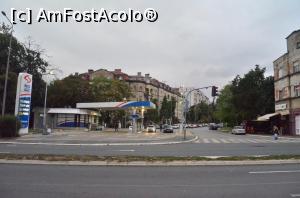 [P01] Primul reper - benzinăria; pe strada pe care e pensiunea se intră din asta care vine prin fața stației de carburanți (prima pe dreapta)  » foto by Dragoș_MD
 - 
<span class="allrVoted glyphicon glyphicon-heart hidden" id="av780669"></span>
<a class="m-l-10 hidden" id="sv780669" onclick="voting_Foto_DelVot(,780669,20854)" role="button">șterge vot <span class="glyphicon glyphicon-remove"></span></a>
<a id="v9780669" class=" c-red"  onclick="voting_Foto_SetVot(780669)" role="button"><span class="glyphicon glyphicon-heart-empty"></span> <b>LIKE</b> = Votează poza</a> <img class="hidden"  id="f780669W9" src="/imagini/loader.gif" border="0" /><span class="AjErrMes hidden" id="e780669ErM"></span>