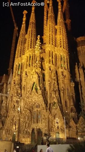 [P06] Sagrada Familia - vedere noaptea » foto by raducondurache
 - 
<span class="allrVoted glyphicon glyphicon-heart hidden" id="av849298"></span>
<a class="m-l-10 hidden" id="sv849298" onclick="voting_Foto_DelVot(,849298,21008)" role="button">șterge vot <span class="glyphicon glyphicon-remove"></span></a>
<a id="v9849298" class=" c-red"  onclick="voting_Foto_SetVot(849298)" role="button"><span class="glyphicon glyphicon-heart-empty"></span> <b>LIKE</b> = Votează poza</a> <img class="hidden"  id="f849298W9" src="/imagini/loader.gif" border="0" /><span class="AjErrMes hidden" id="e849298ErM"></span>