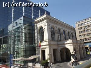 [P32] Bucharest City Tour - Tot pe Calea Victoriei langa Palatul Telefoanelor se afla Hotelul Novotel o legatura intre trecut si viitor.  » foto by mishu
 - 
<span class="allrVoted glyphicon glyphicon-heart hidden" id="av790251"></span>
<a class="m-l-10 hidden" id="sv790251" onclick="voting_Foto_DelVot(,790251,21034)" role="button">șterge vot <span class="glyphicon glyphicon-remove"></span></a>
<a id="v9790251" class=" c-red"  onclick="voting_Foto_SetVot(790251)" role="button"><span class="glyphicon glyphicon-heart-empty"></span> <b>LIKE</b> = Votează poza</a> <img class="hidden"  id="f790251W9" src="/imagini/loader.gif" border="0" /><span class="AjErrMes hidden" id="e790251ErM"></span>