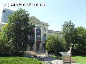 [P09] Bucharest City Tour - Muzeul Antipa, si o girafa care te atrage spre muzeu » foto by mishu
 - 
<span class="allrVoted glyphicon glyphicon-heart hidden" id="av790205"></span>
<a class="m-l-10 hidden" id="sv790205" onclick="voting_Foto_DelVot(,790205,21034)" role="button">șterge vot <span class="glyphicon glyphicon-remove"></span></a>
<a id="v9790205" class=" c-red"  onclick="voting_Foto_SetVot(790205)" role="button"><span class="glyphicon glyphicon-heart-empty"></span> <b>LIKE</b> = Votează poza</a> <img class="hidden"  id="f790205W9" src="/imagini/loader.gif" border="0" /><span class="AjErrMes hidden" id="e790205ErM"></span>